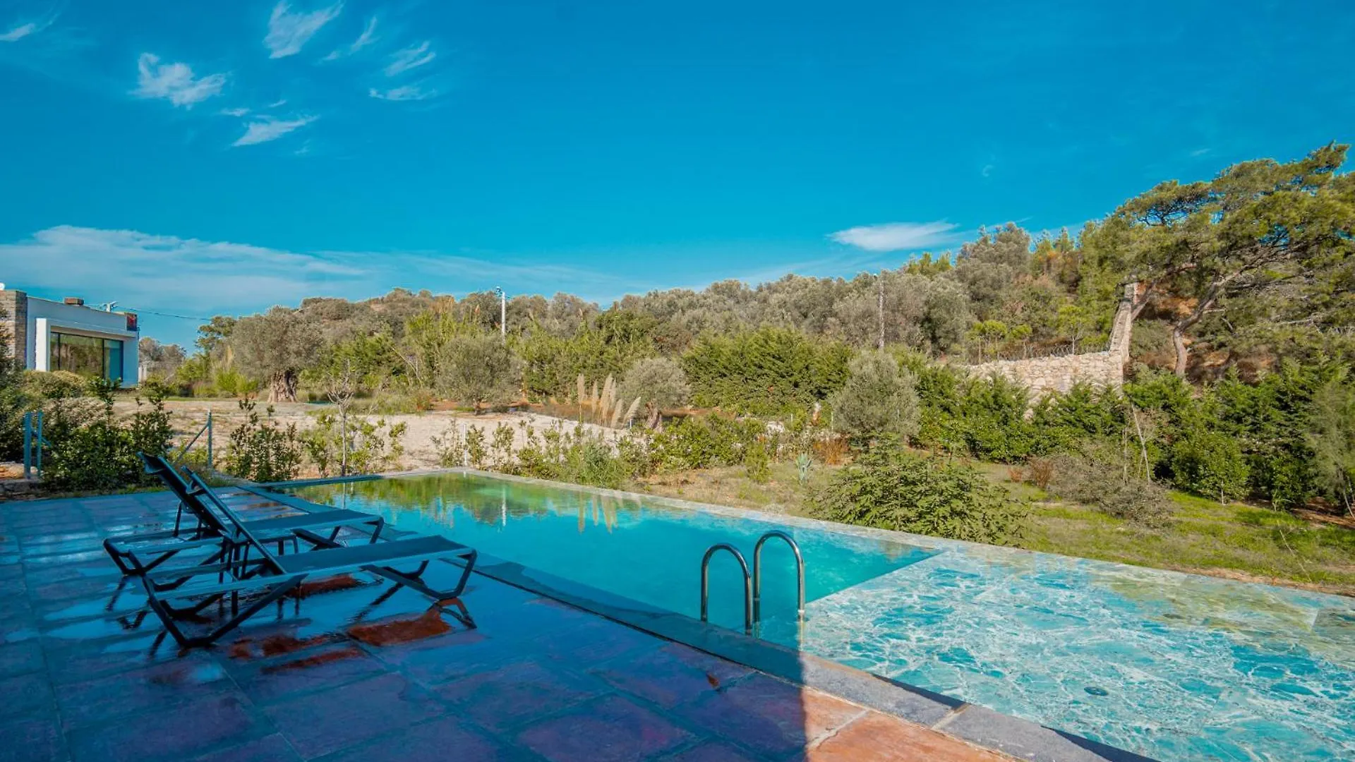 Bodroombnb Fully Private Villa In Yalikavak For 20 Guests ,2 Pools & Botanical Garden Ideal For Events, Families & Friends Gokcebel