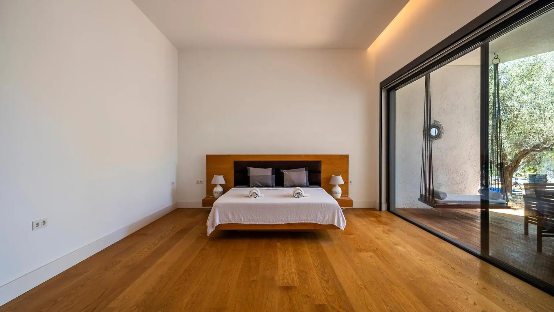Bodroombnb Fully Private Villa In Yalikavak For 20 Guests ,2 Pools & Botanical Garden Ideal For Events, Families & Friends Gokcebel
