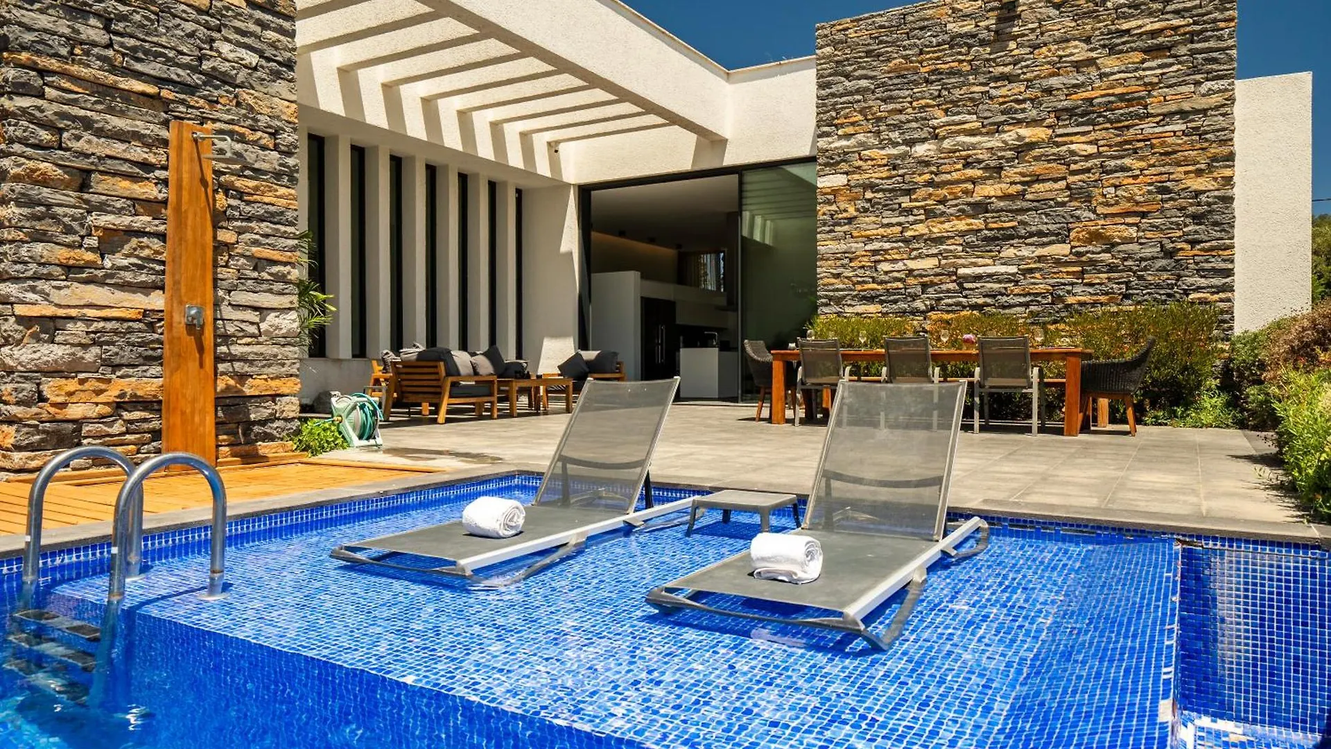Bodroombnb Fully Private Villa In Yalikavak For 20 Guests ,2 Pools & Botanical Garden Ideal For Events, Families & Friends Gokcebel