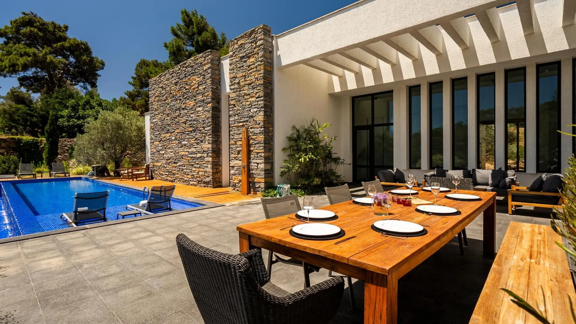 Bodroombnb Fully Private Villa In Yalikavak For 20 Guests ,2 Pools & Botanical Garden Ideal For Events, Families & Friends Gokcebel